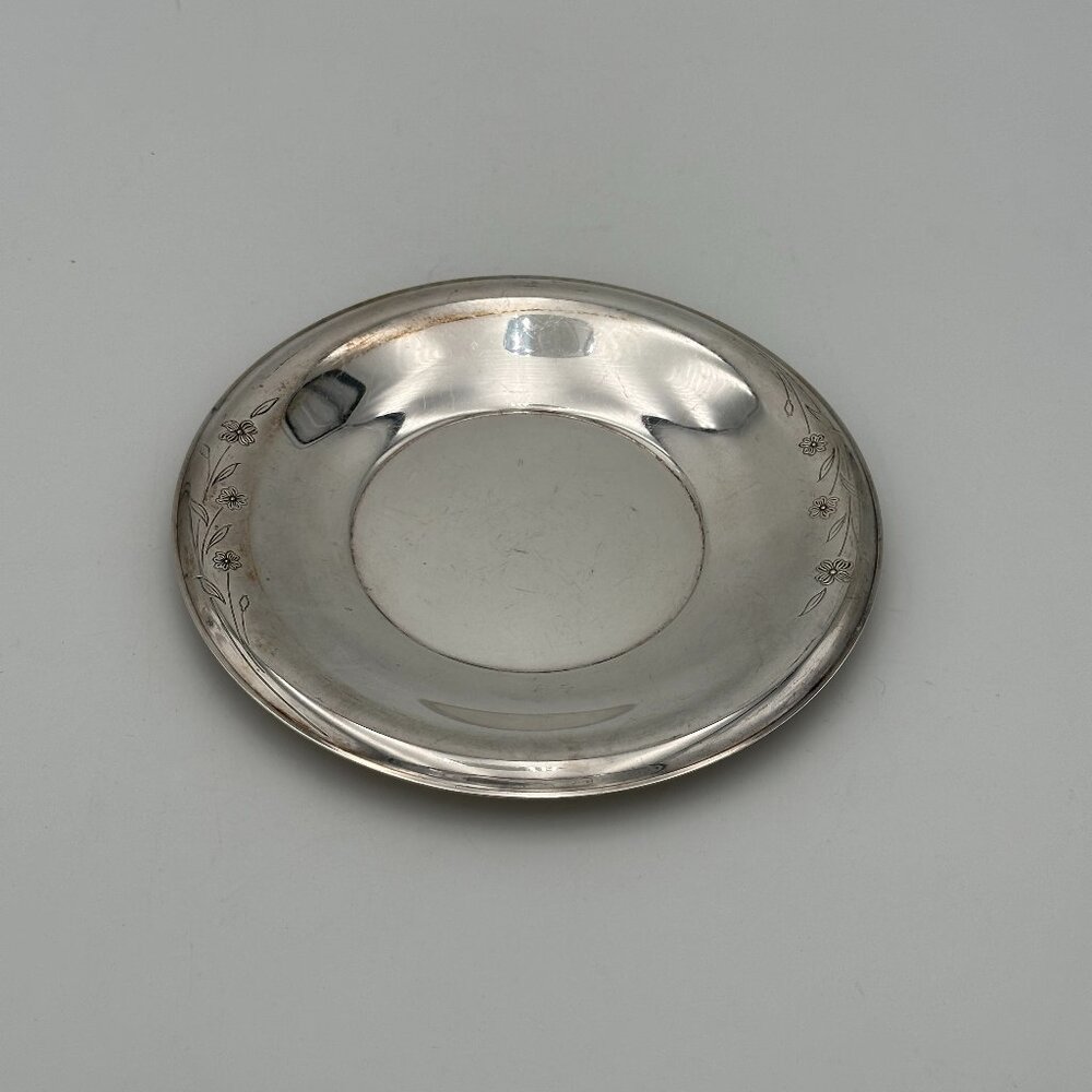 Rogers Silver-Plated Small Round Plate with Flowers on Edge